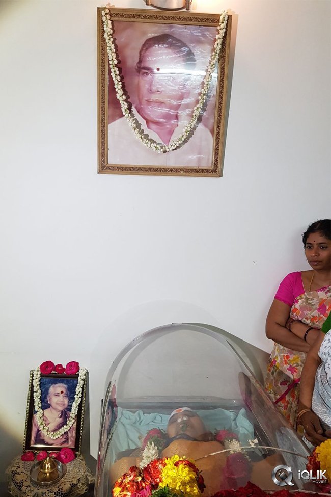 Chiranjeevi-Visit-Rao-Ramesh-Photos